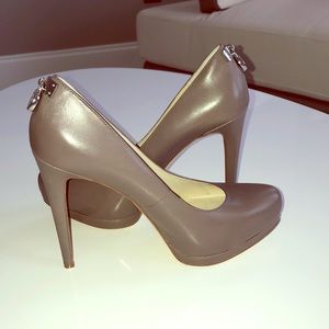 Michael Kors pumps